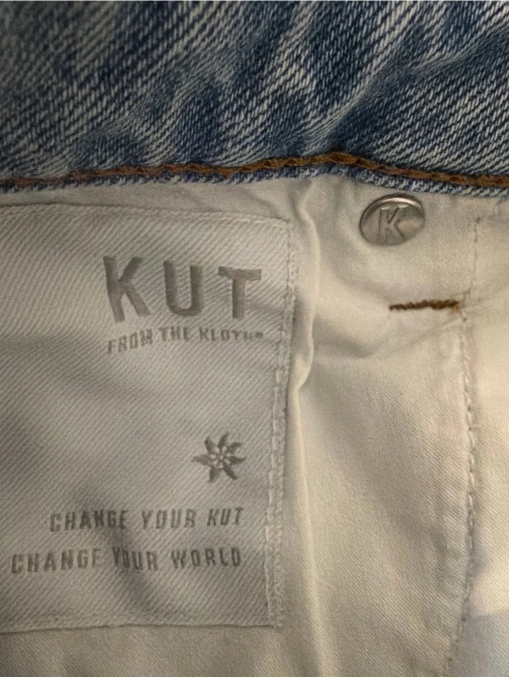 Kut from the Kloth Jane High Rise Long Short Distressed Size 00 Frayed Hem
